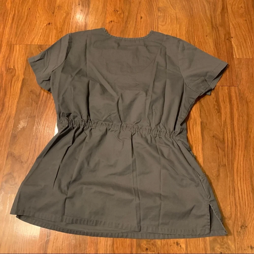 KOI grey scrub top, medium - Picture 2 of 3
